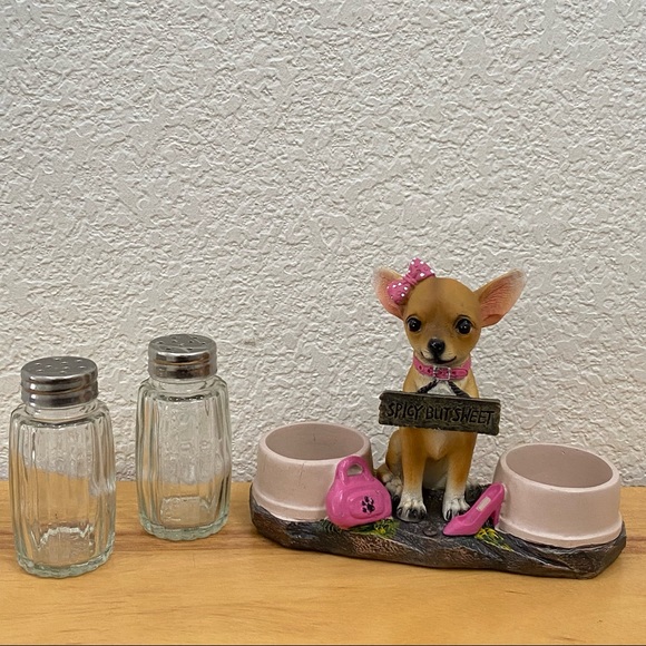 DWK 2018 Spicy But Sweet Chihuahua Dog Salt and Pepper Shaker - Picture 7 of 15